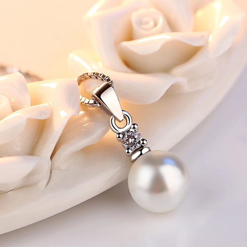 Luna Necklace