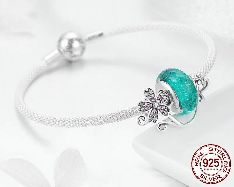 Daisy Flower Green Glass Beads