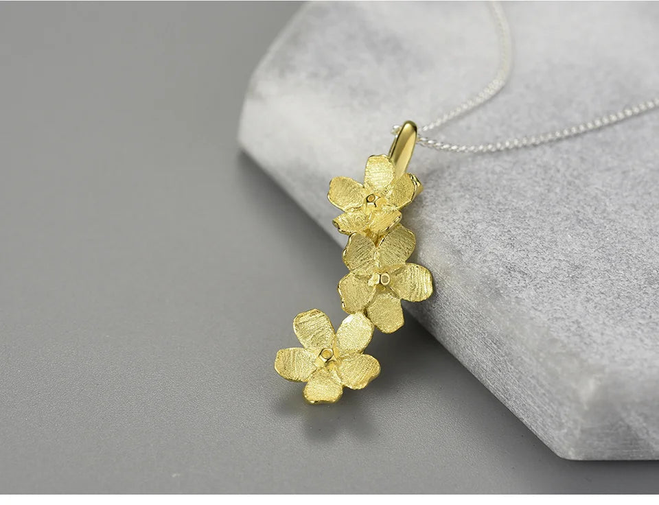 Flower Pendant Fashion Jewelry Chains and Necklace
