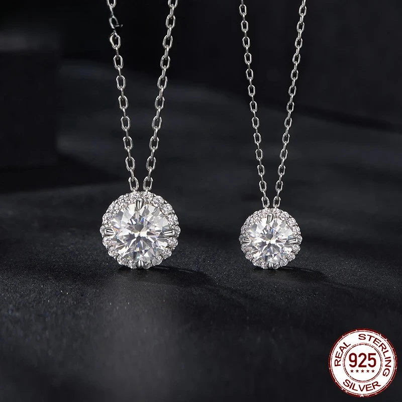 Silver moissanite necklace with adjustable 40+5cm O‑chain jewelry, white gold plated, displayed on a dark background.