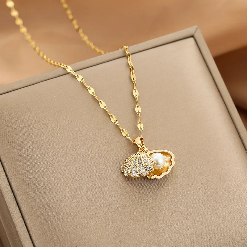 Classic Shell Pearl Necklace