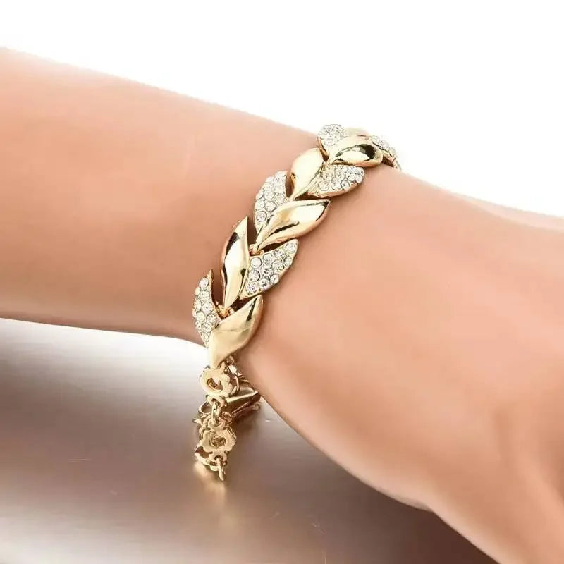 Luxury Love Braided Leaf Bracelet Charm