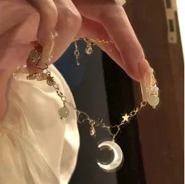 Luxury Love Braided Leaf Bracelet Charm